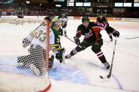The UNB V-Reds defeat STU Tommies 8-3 in pre-season matchup
